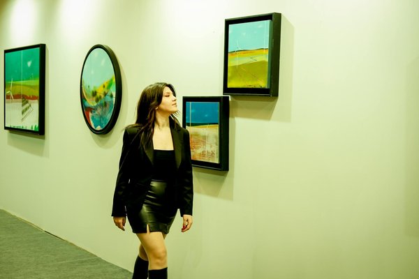 Comment les techniques de collage peuvent-elles être intégrées dans les projets artistiques modernes ?