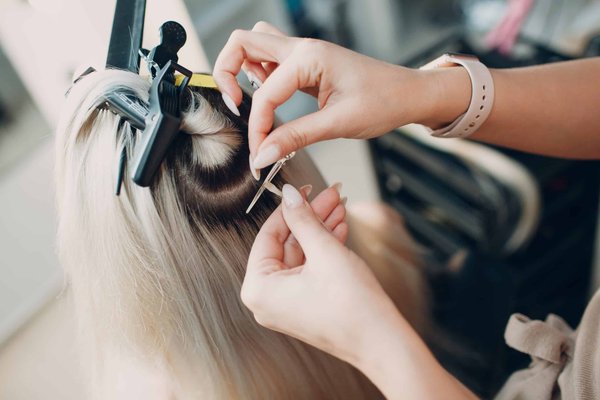 Quels sont les critères à prendre en compte pour choisir des extensions de cheveux ?