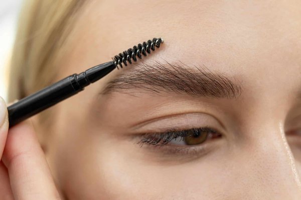 Quelle est la forme de sourcils adaptée à votre visage