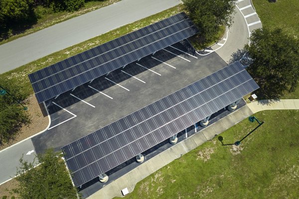Carport solaire: la marque de votre passage à l'électricité verte