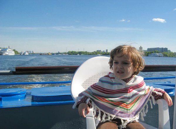 Comment intégrer la cape dans votre garde-robe féminine pour un style élégant et moderne ?